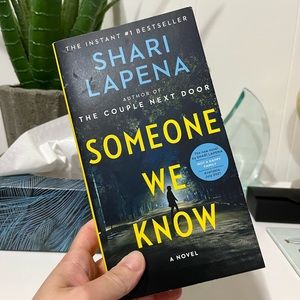 ✨3 for 15/ Someone We Know - Shari Lapena Paperback